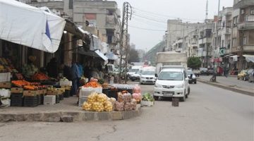 الرصيف لم يعد للمشاة.. قاطني القاهرة بنددون بحالة العشوائية بالشوارع العامة