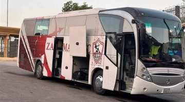 يرافقهم حسين لبيب، حافلة فريق الزمالك تتحرك إلى إستاد المملكة أرينا لمواجهة الأهلي