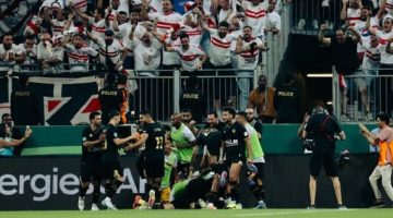 شاهد.. مراسم تتويج الزمالك بلقب السوبر الإفريقي بعد الفوز على الأهلي