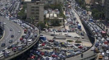 اعرف طريقك.. ازدحام مروري على أغلب طرق ومحاور القاهرة والجيزة