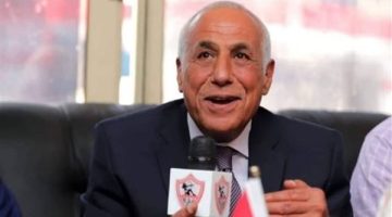 حسين لبيب يحضر مران الزمالك إستعداداً للسوبر المصري