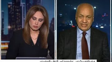 مصطفى بكري لـ «العربية»: قانون اللاجئين يساوي بين المصري واللاجئ في كافة الحقوق والواجبات «فيديو»