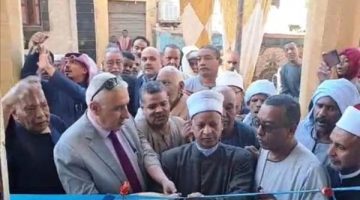 السكرتير عام أسوان يفتتح مسجد الشيخ إبراهيم العتيق بمركز دراو